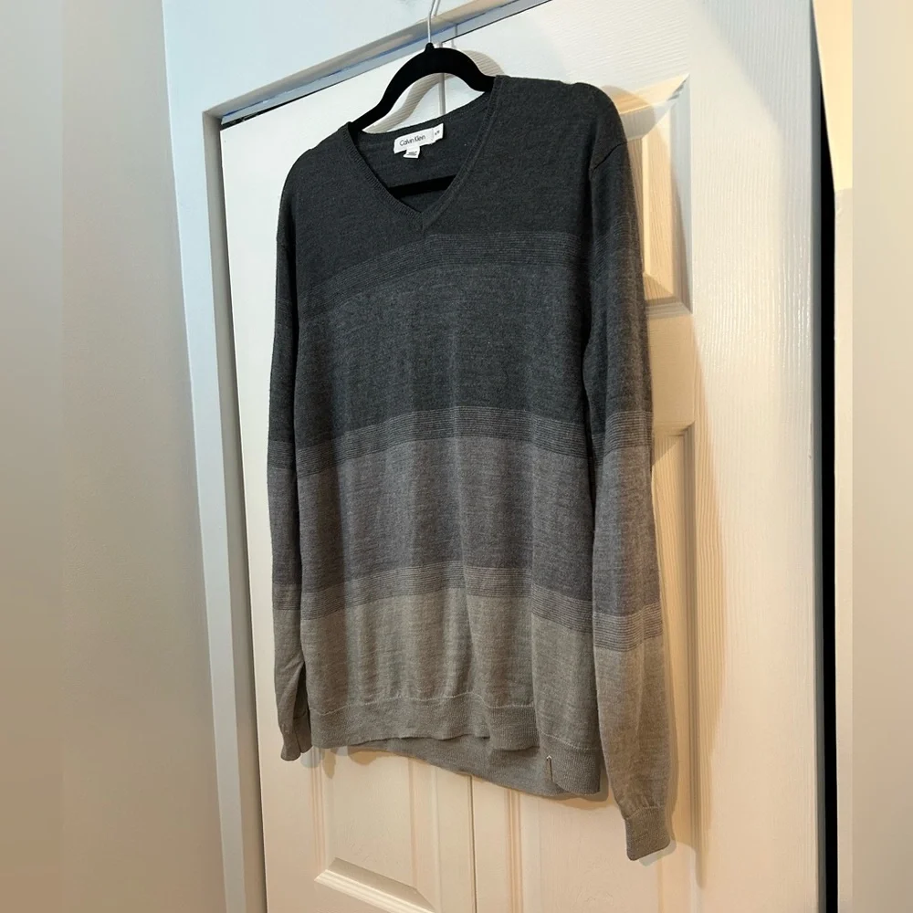 Calvin Klein Men’s Merino Wool V-Neck Sweater Gray Size XL